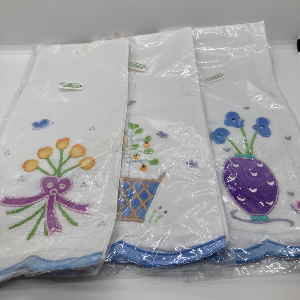 Vintage Tea Towels NWT. LILLIAN VERON Set of 3